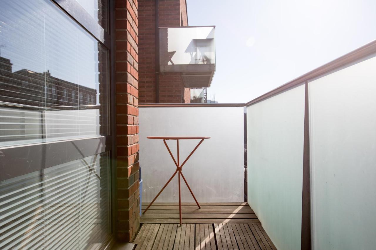 Luxury 2-Bed Flat Parking And Close To The Tube Лондон Экстерьер фото