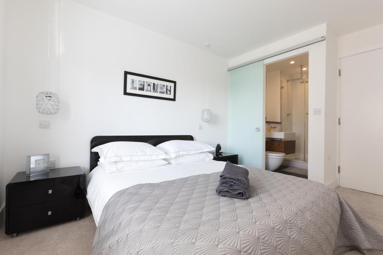 Luxury 2-Bed Flat Parking And Close To The Tube Лондон Экстерьер фото